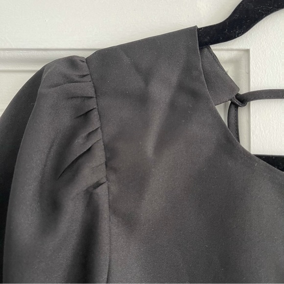 Lulu’s Subtle Flirt Black Puff Sleeve Lace-up Crop Top - Picture 7 of 10